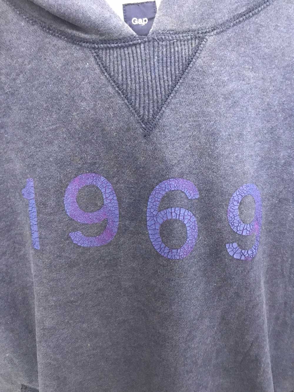 Gap sales 1969 sweatshirt