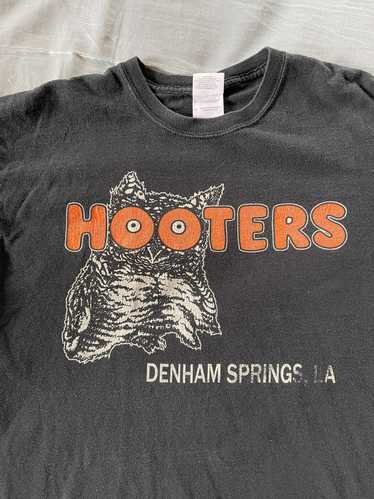 Vintage Hooters tee