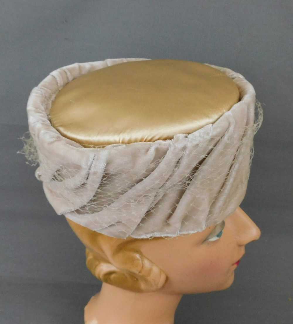 Vintage Ivory Velvet and Satin Hat, Evening Pillb… - image 5