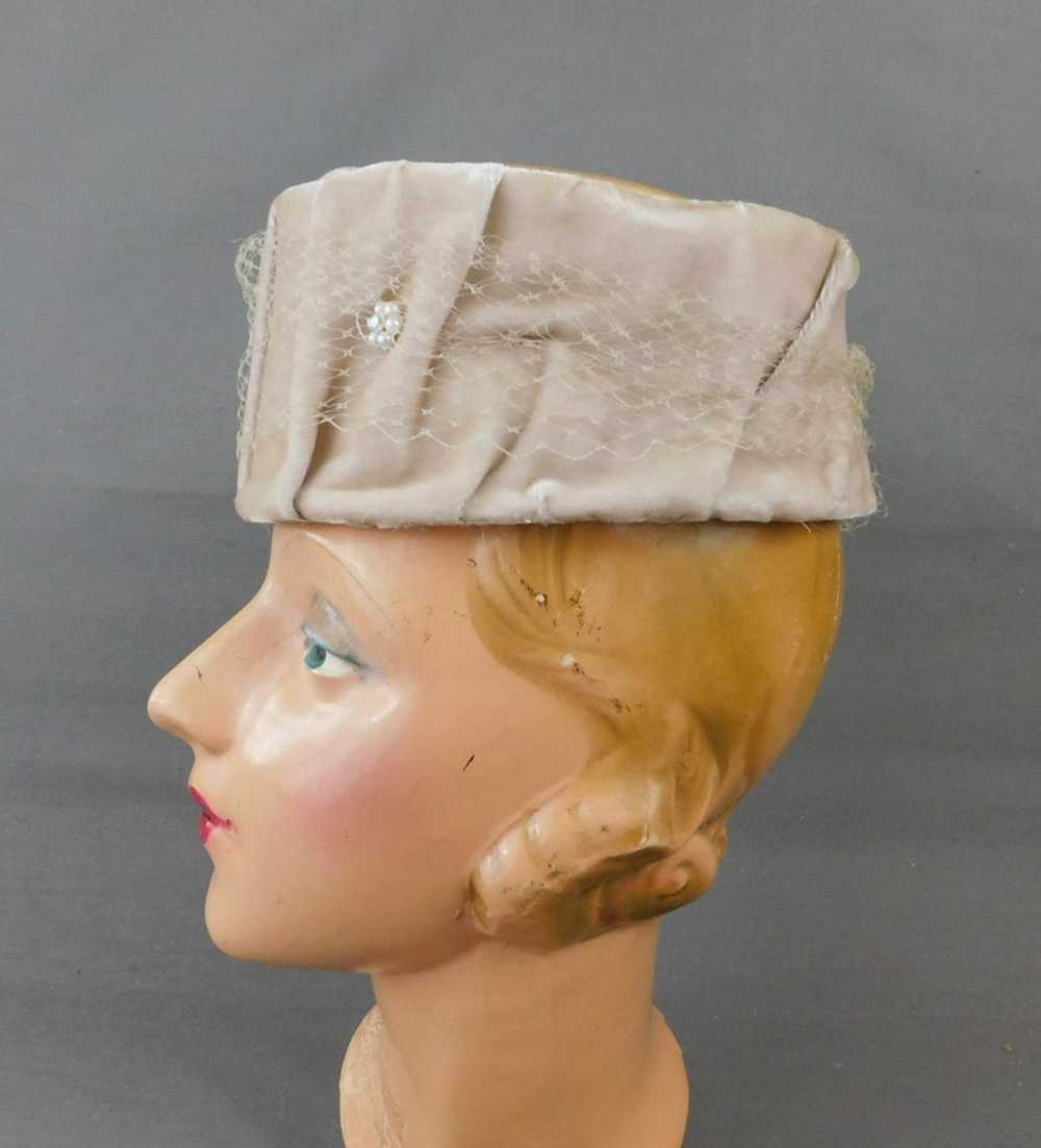 Vintage Ivory Velvet and Satin Hat, Evening Pillb… - image 8