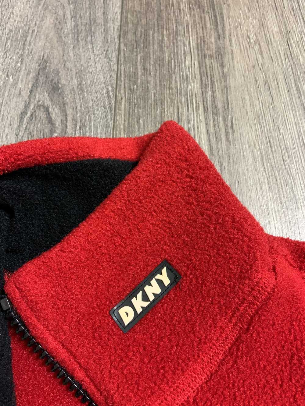 DKNY × Streetwear × Vintage 2000s DKNY Fleece Swe… - image 12