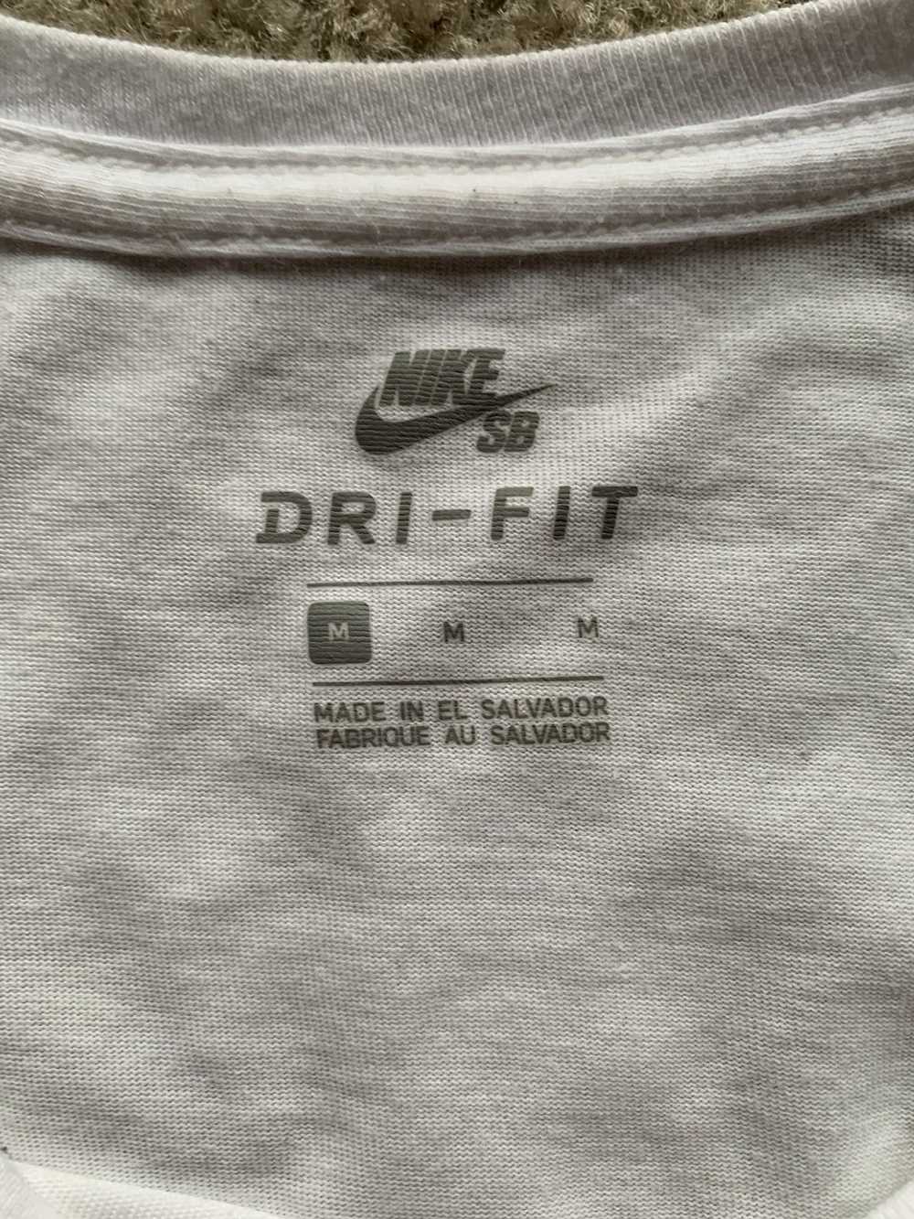Nike Nike Mother Liberty Holding Pizza T-Shirt - image 2