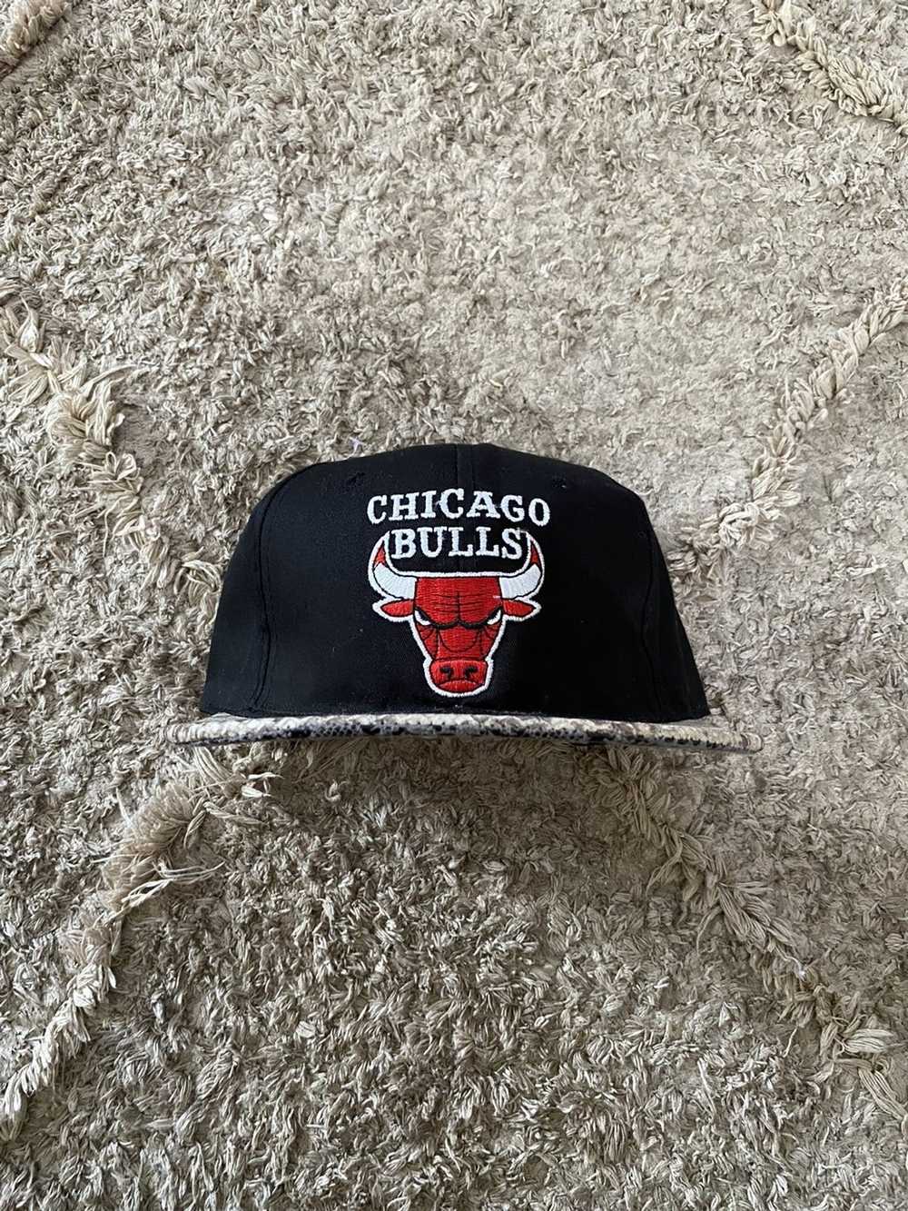 Vintage Custom VINTAGE Chicago Bulls Strapback - image 1