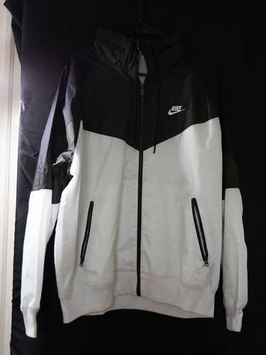 Nike Nike Windbreaker Jacket - White/Forrest Green