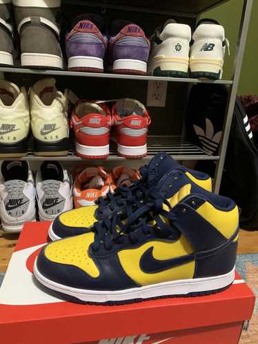 Nike Michigan Dunks