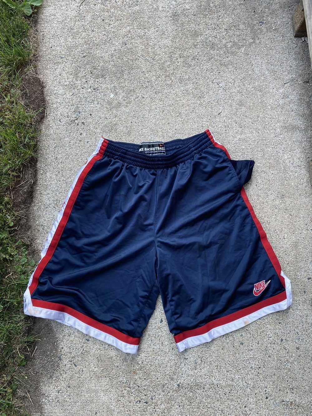 Nike × Vintage Vintage Nike Basketball Shorts Y2K - image 1