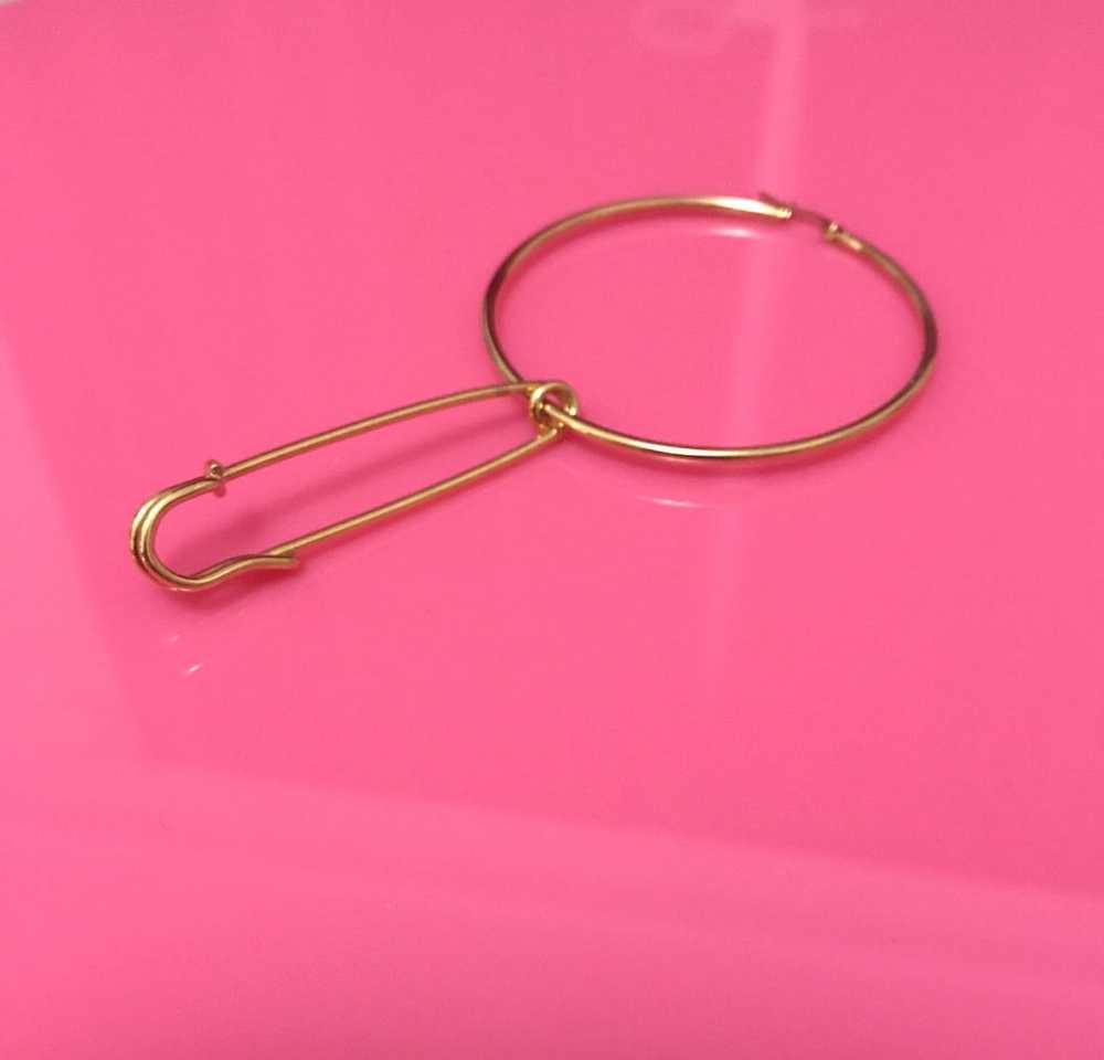 Safety pin single hoop earring - image 4