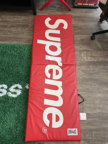 Supreme Supreme Everlast Folding Exercise Mat