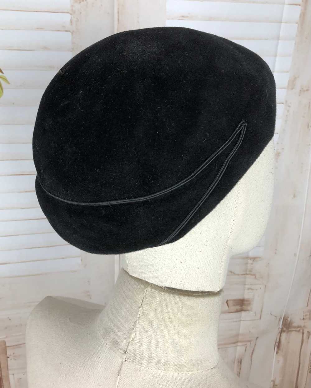 Original Late 1950s 50s Vintage Black Velvet Hat - image 10