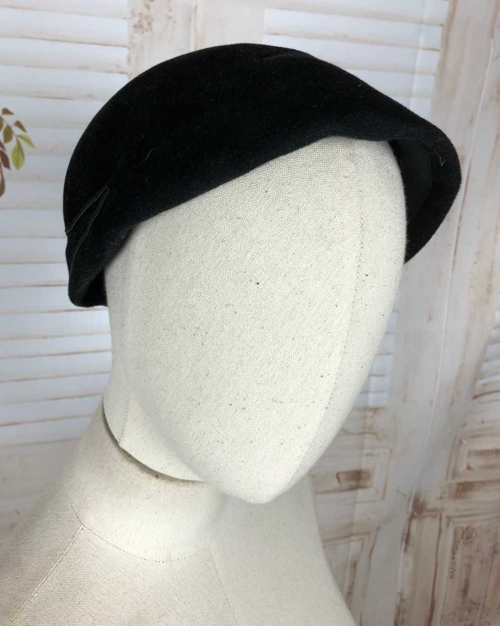 Original Late 1950s 50s Vintage Black Velvet Hat - image 2