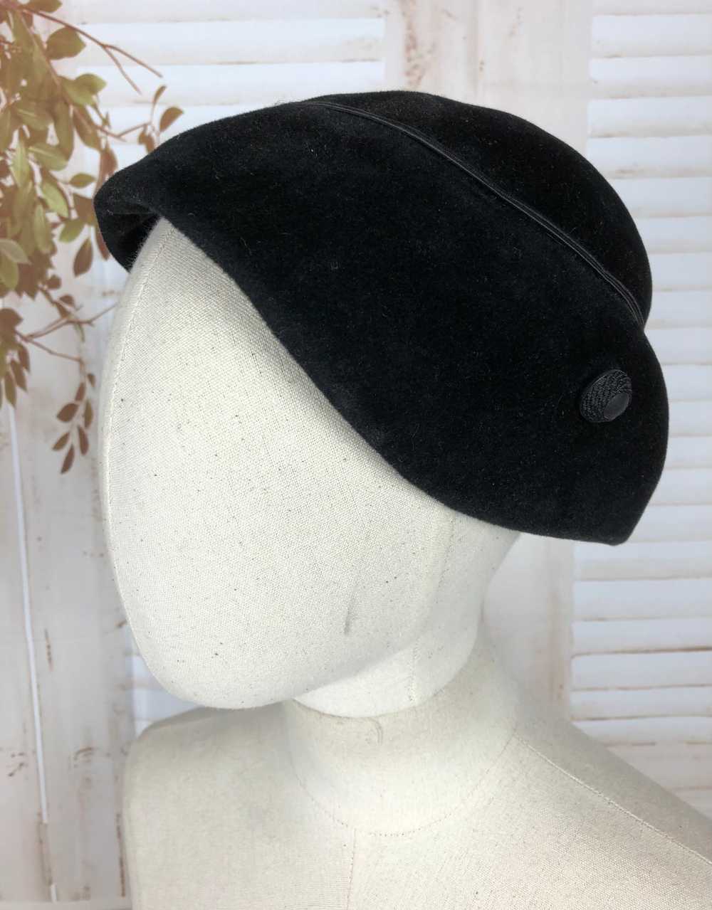 Original Late 1950s 50s Vintage Black Velvet Hat - image 9