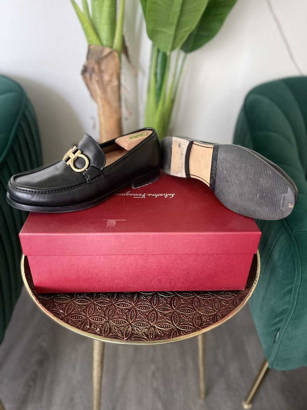 Salvatore Ferragamo Ferragamo Rolo Nero Calf Ganc… - image 1