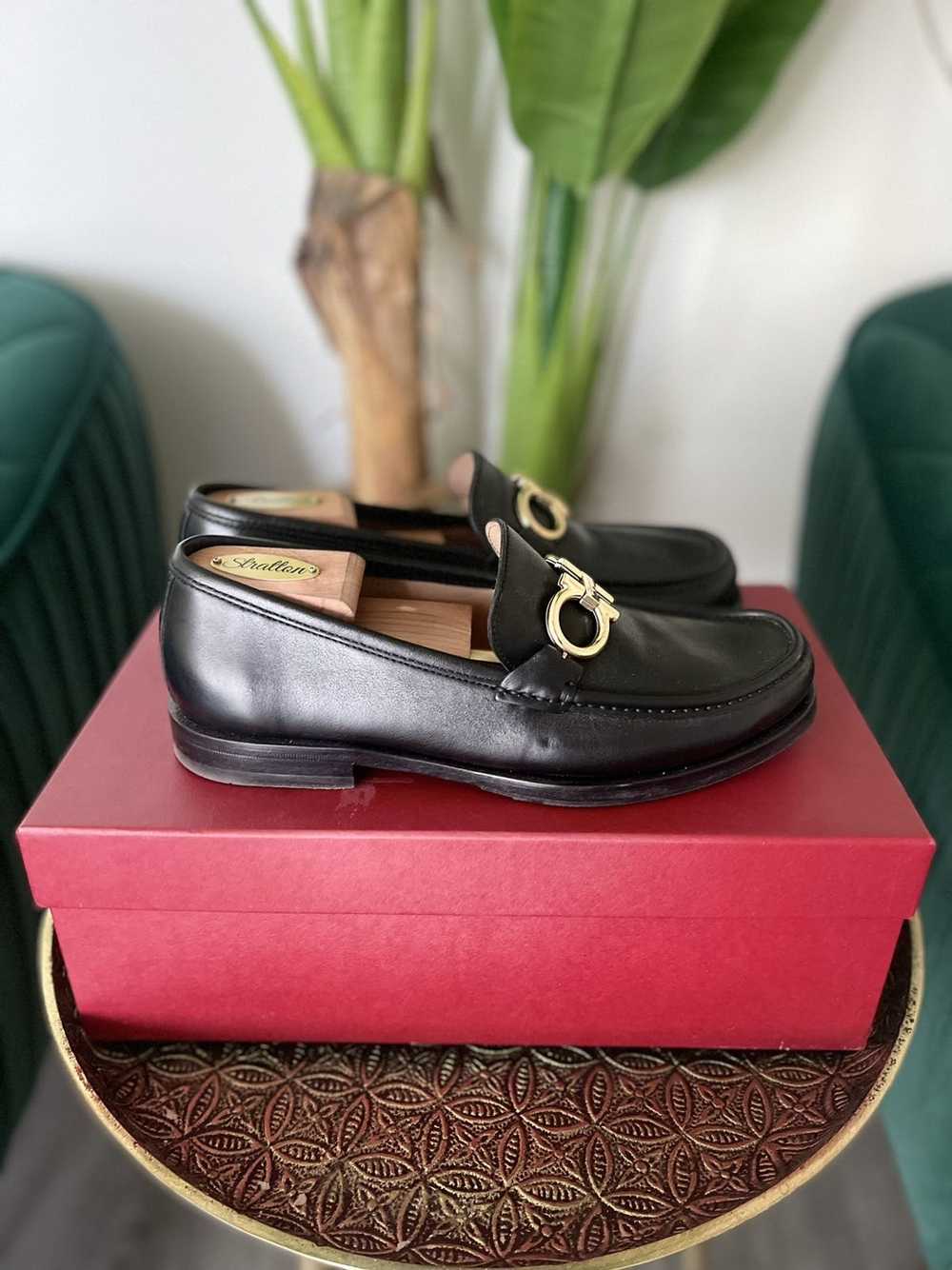 Salvatore Ferragamo Ferragamo Rolo Nero Calf Ganc… - image 3