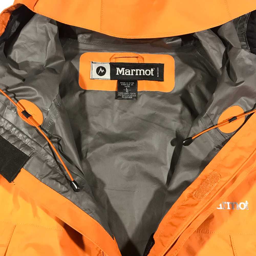 Marmot light weight goretex jacket. large - image 2