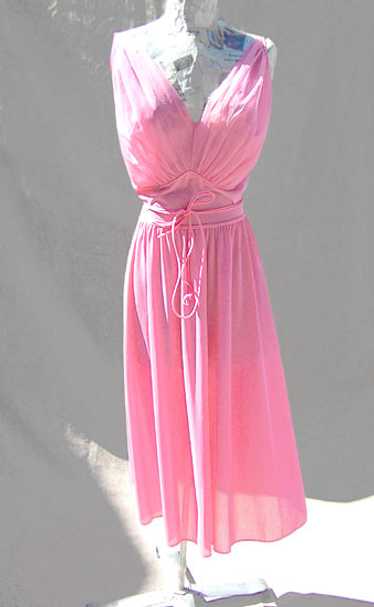 Vanity Fair tulip-pink nightgown