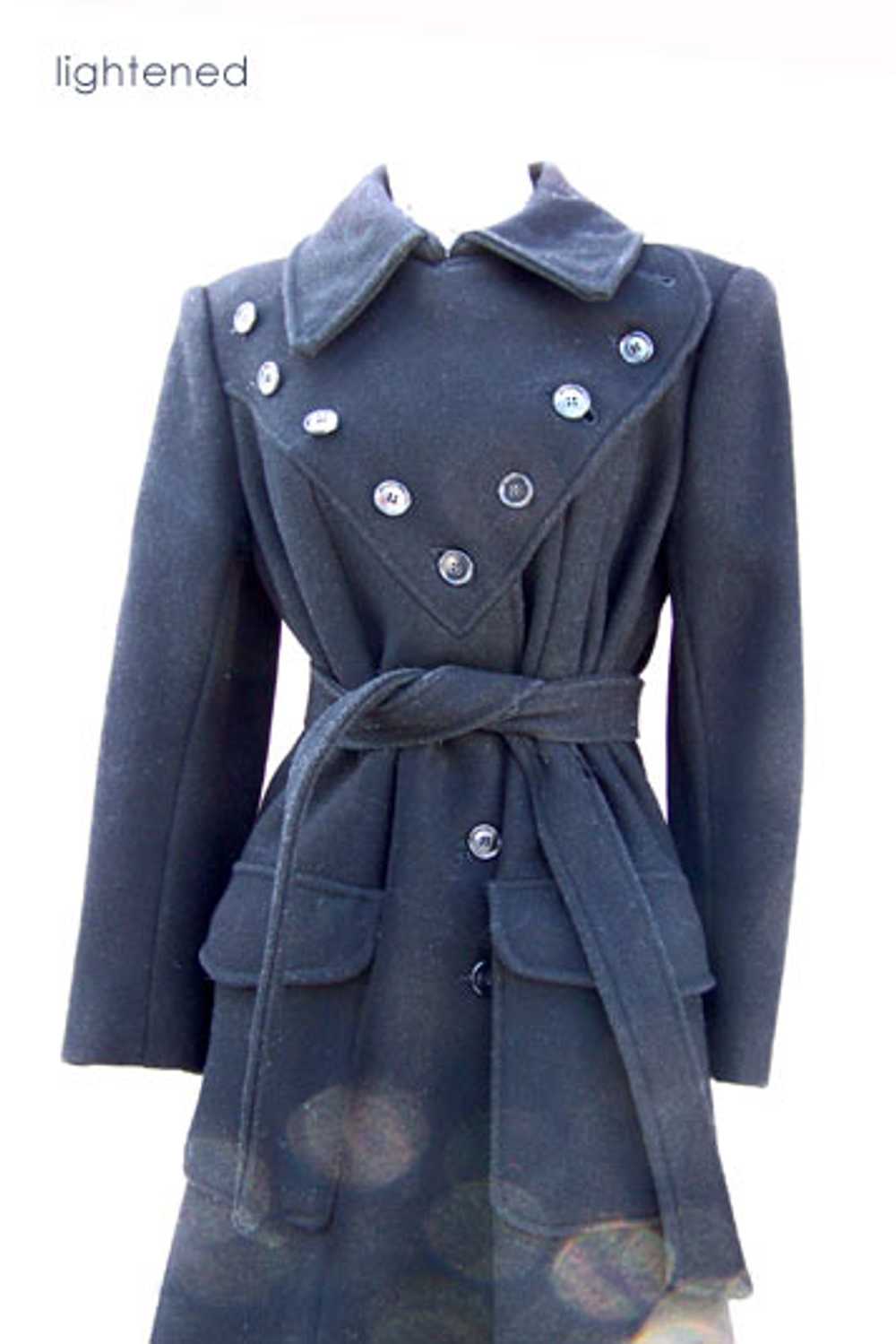 Military-styled belted wool coat - image 5