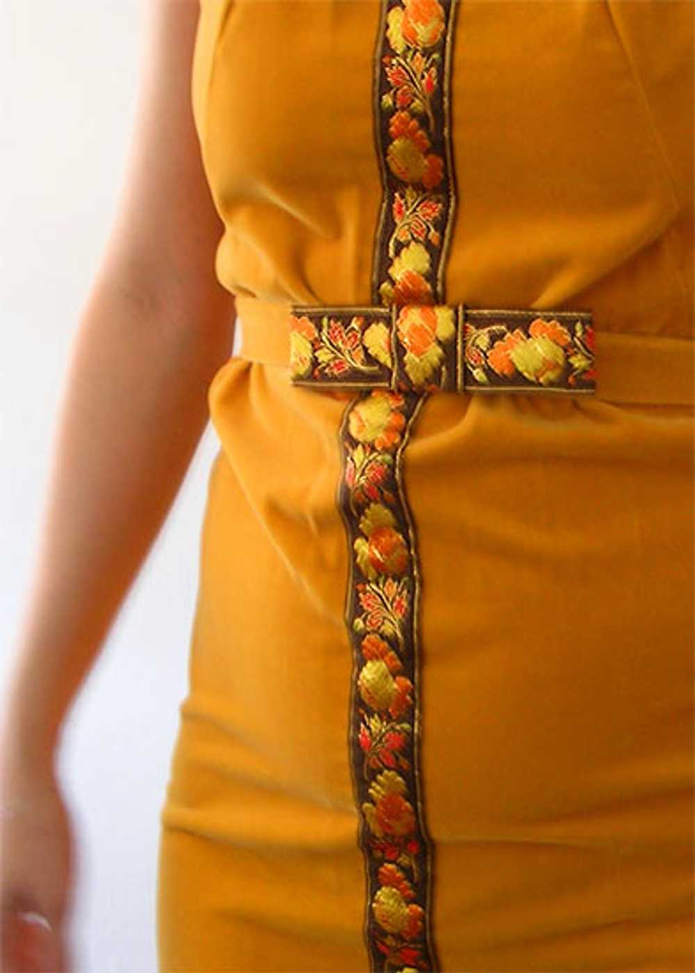 Amber velvet gown - image 2