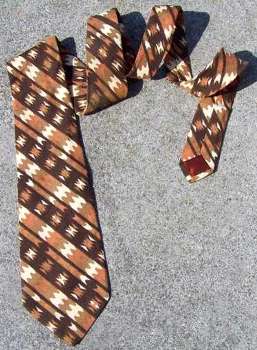 Tribal-motif tie