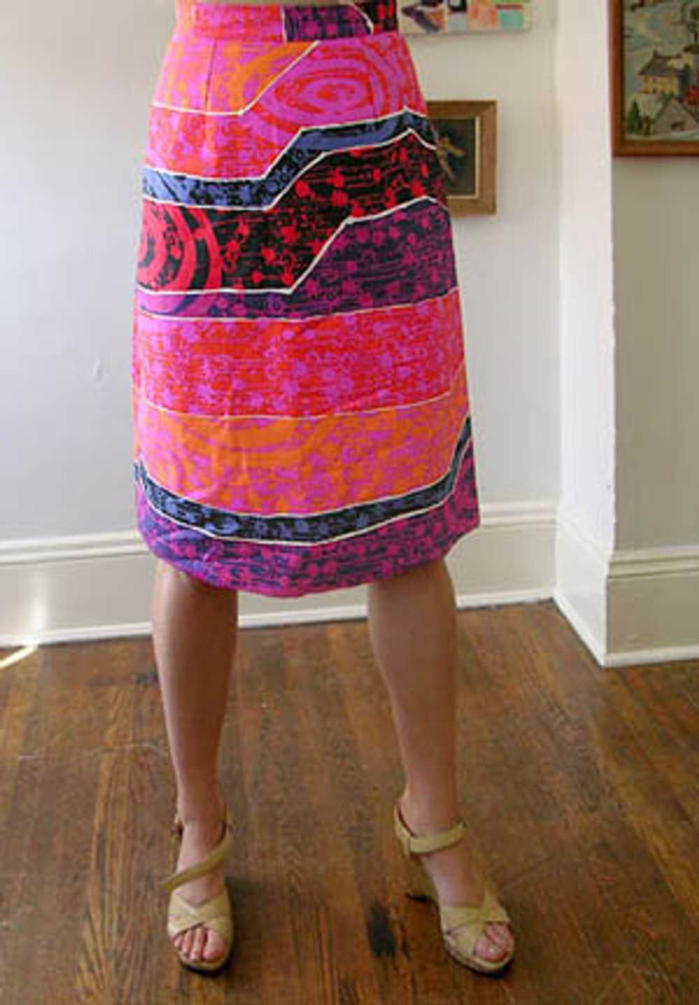 Psychedelic Hawaiian skirt - image 1