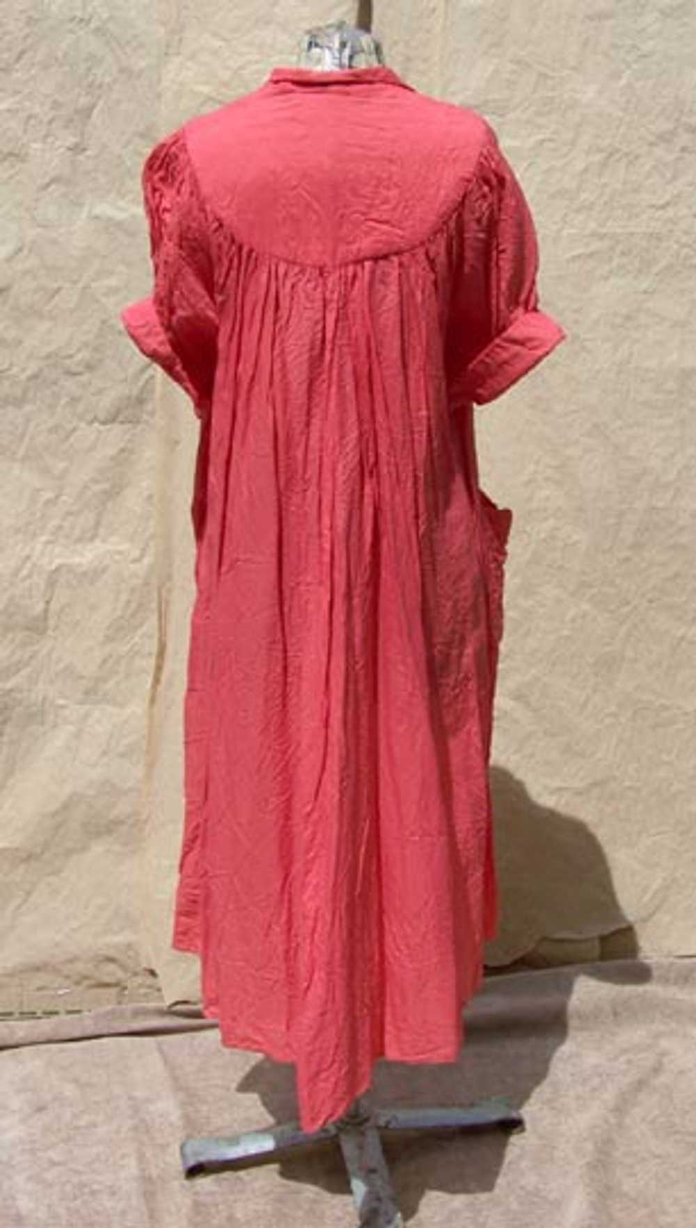 Romantic quilted housecoat - image 6