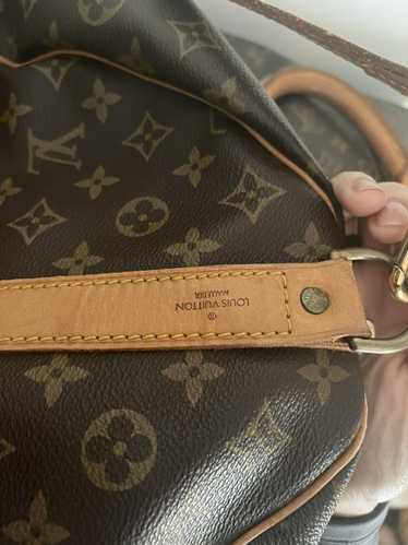 Louis Vuitton Authentic Louis Vuitton Keepall 60 b