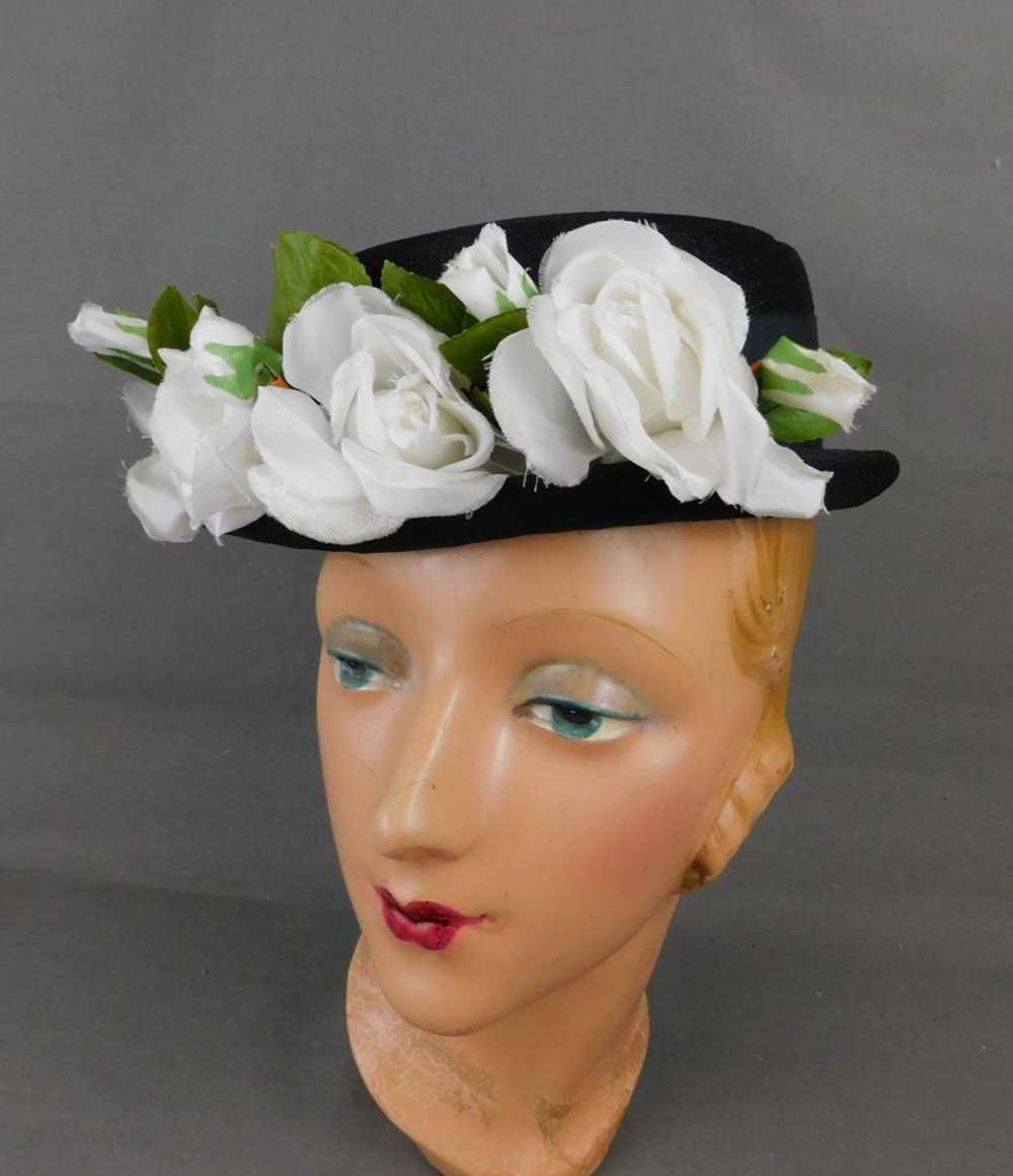 Vintage Black Hat with White Roses Flowers, 1950s… - image 4