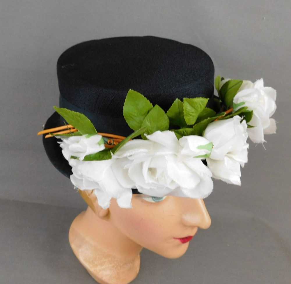 Vintage Black Hat with White Roses Flowers, 1950s… - image 7