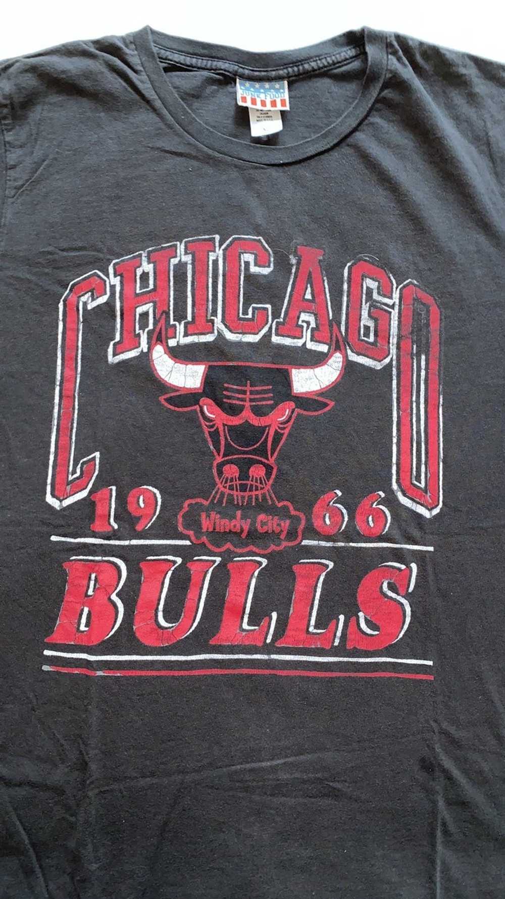 Junk Food × NBA Junk Food Chicago Bulls T Shirt - image 2