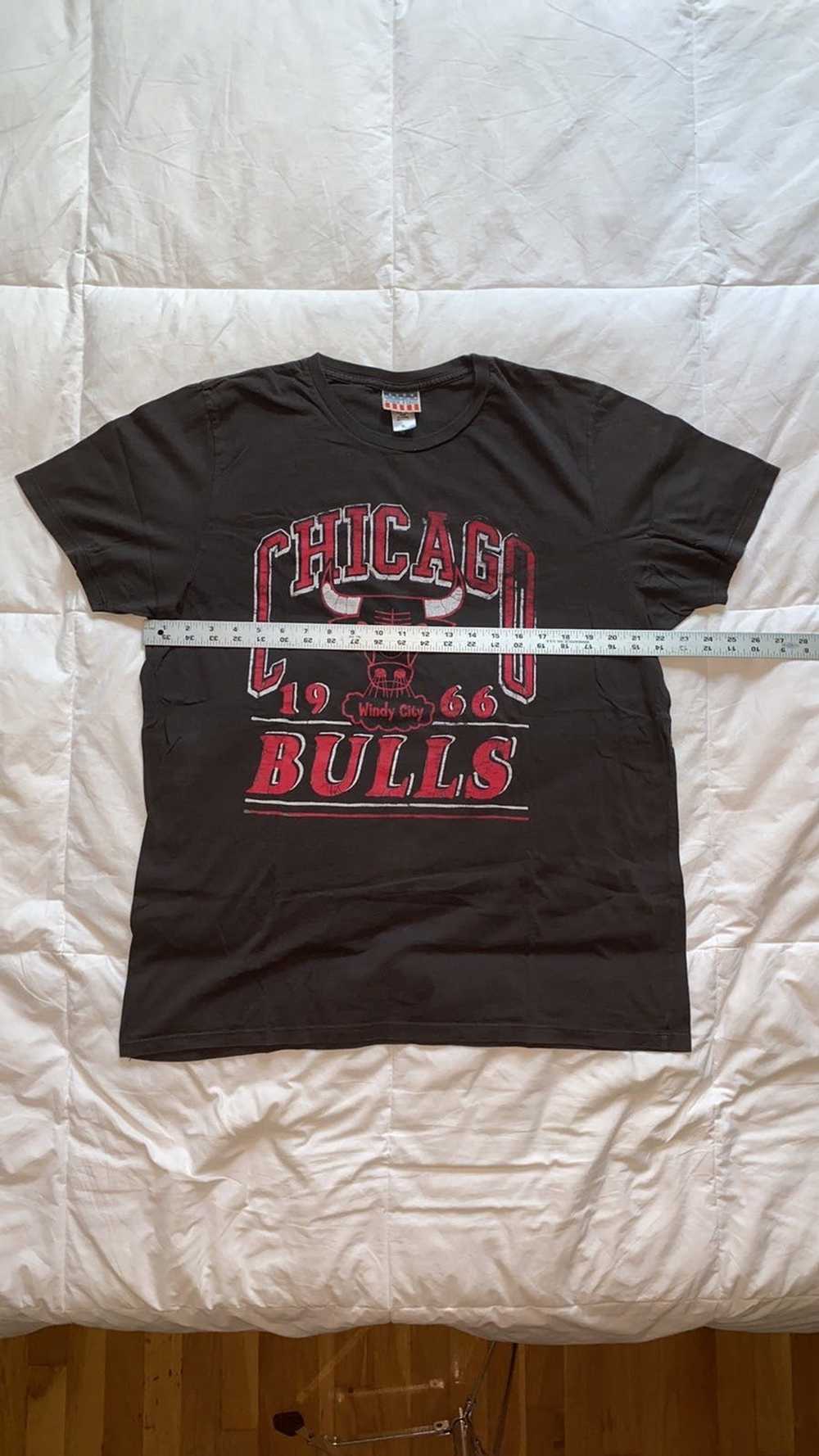 Junk Food × NBA Junk Food Chicago Bulls T Shirt - image 5