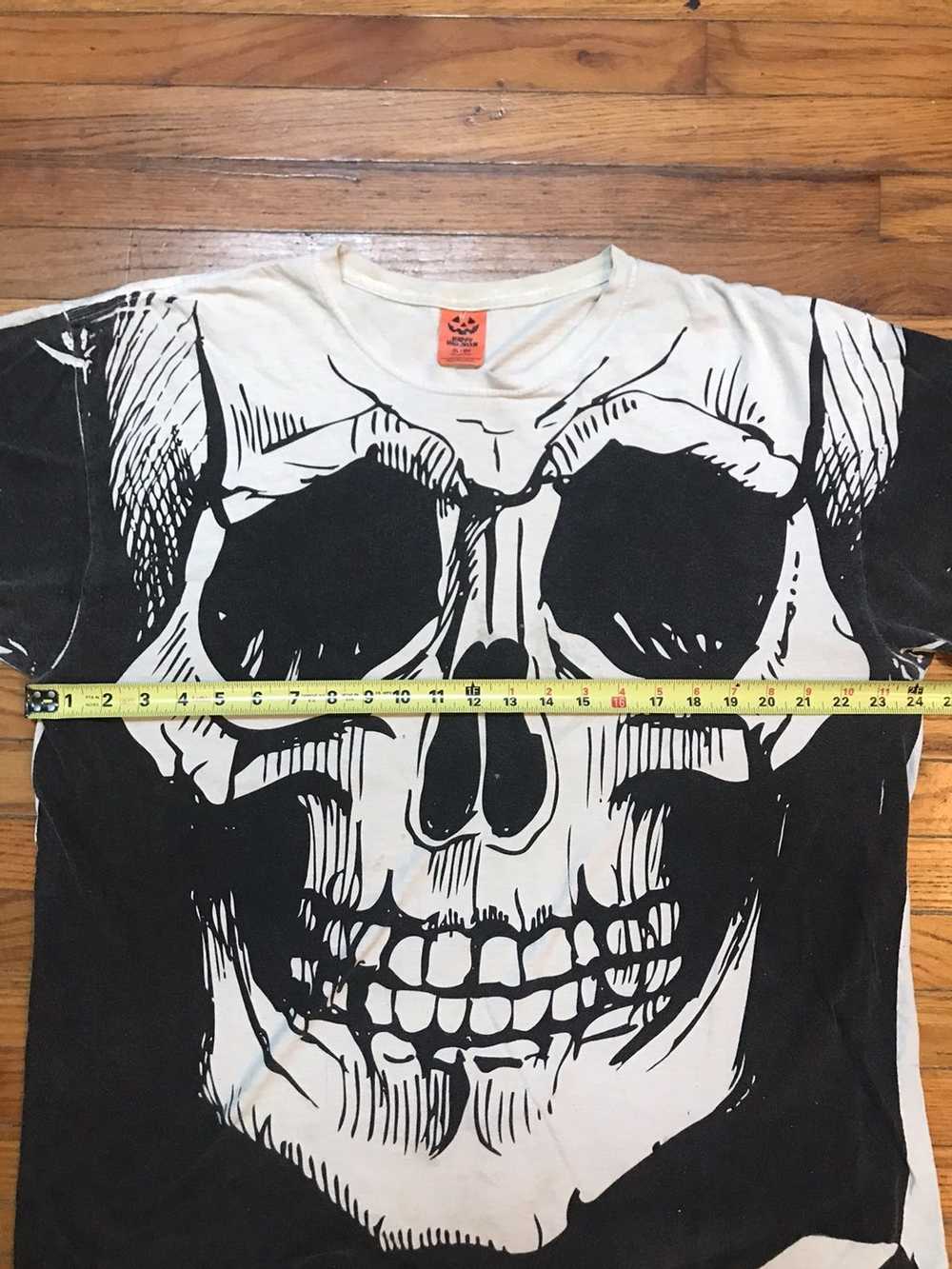 Skull Hornets Tee - KumaGumi