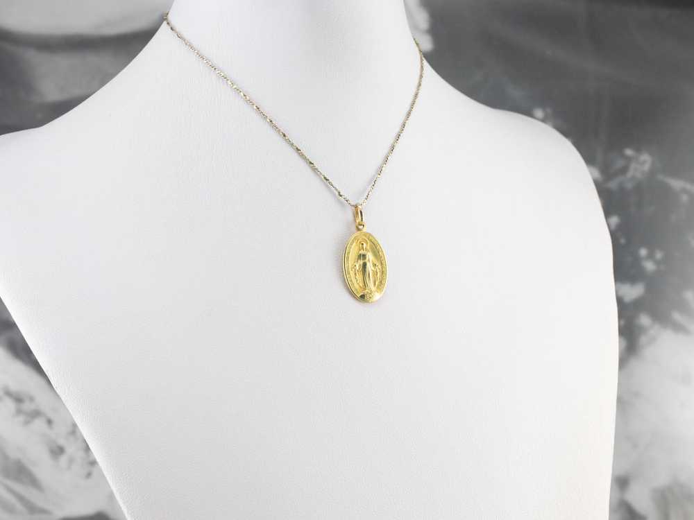 18K Gold Mary Medal Pendant - image 10