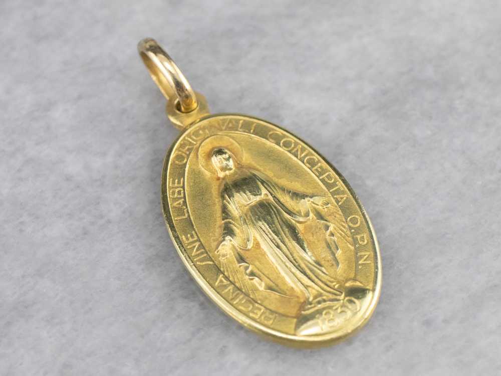 18K Gold Mary Medal Pendant - image 3