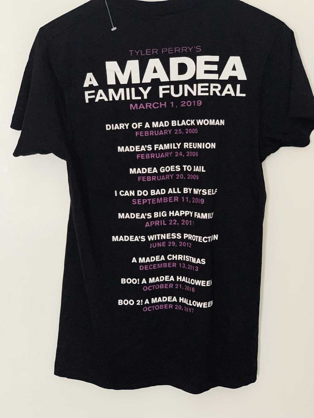 Movie Tyler Perry A Madea Family Funereal - image 3