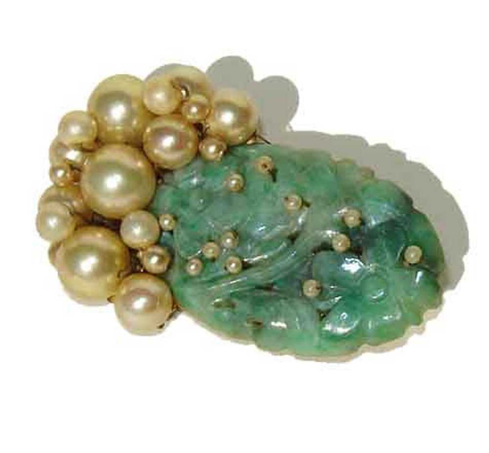 Vintage 30s Jade Brooch Carved Jadeite Pearls Pin - image 2
