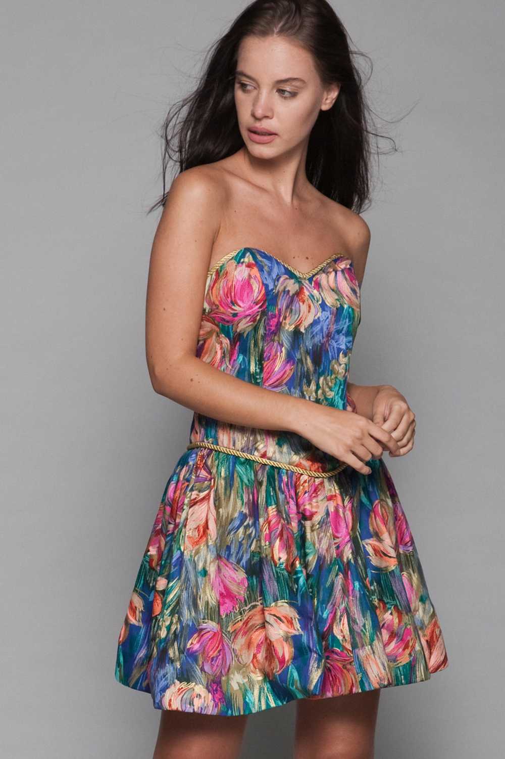 strapless sweetheart mini party dress floral pain… - image 1