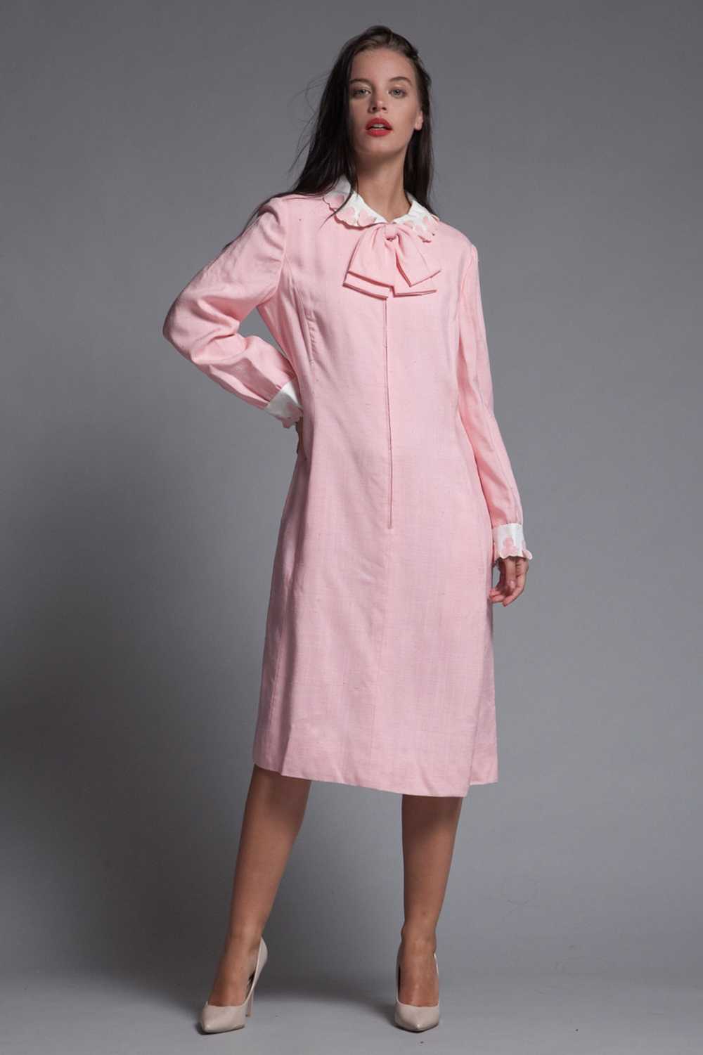 pink linen bow dress Peter Pan collar petal appli… - image 3