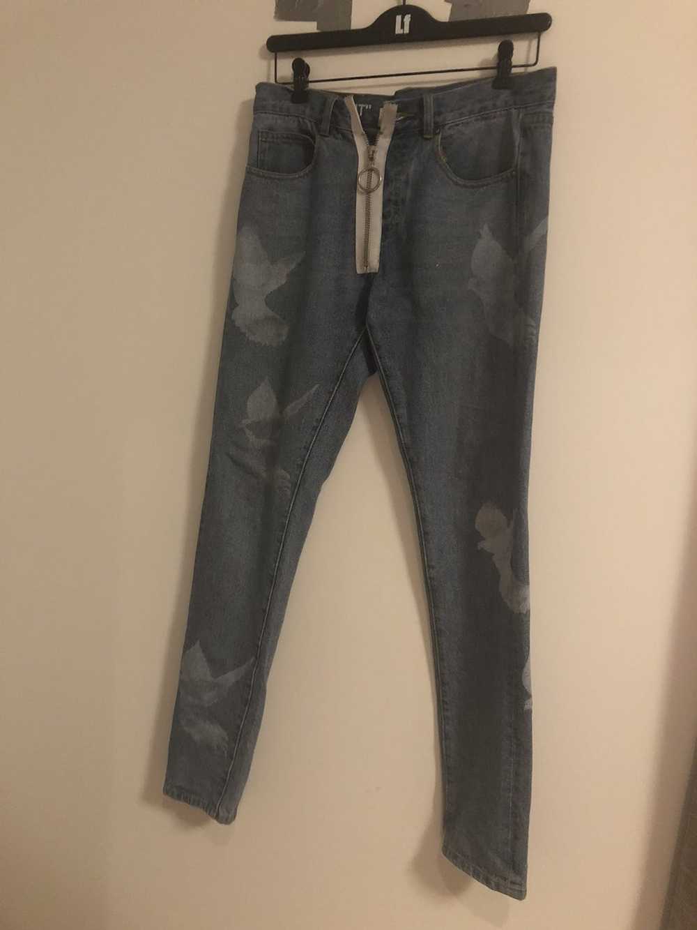 Off-White Offwhite Light wash Hummingbird jeans s… - image 2