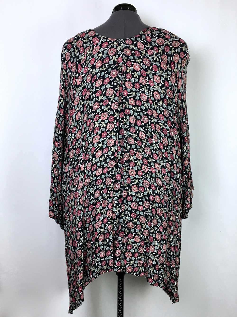 Size 9X Black & Rose Floral Shirt - image 4