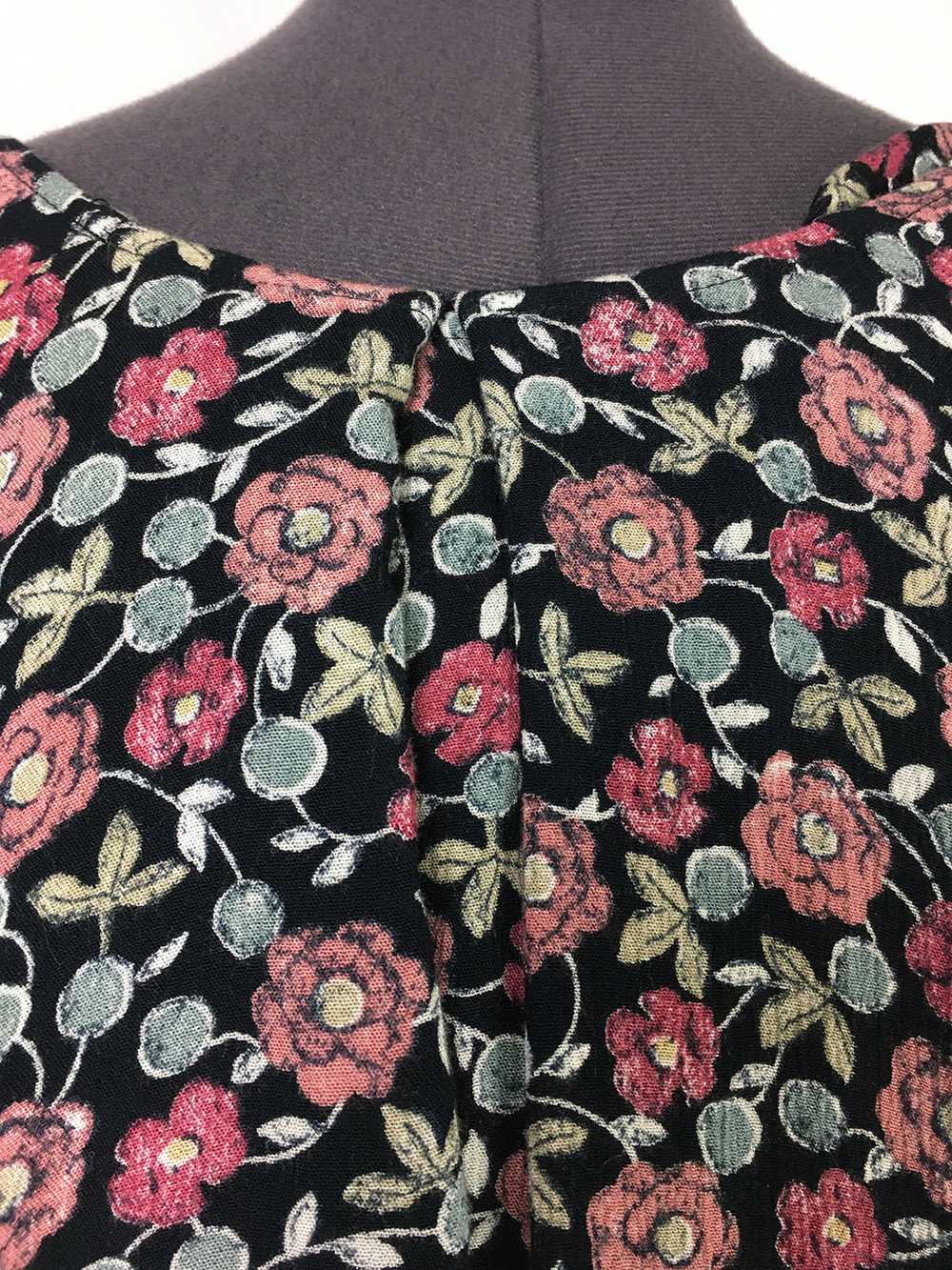 Size 9X Black & Rose Floral Shirt - image 5