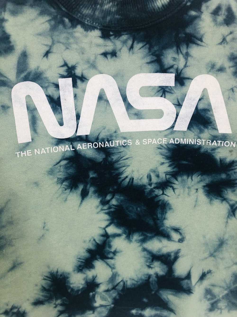 Nasa Sweatshirt NASA Big Logo Size M - image 4