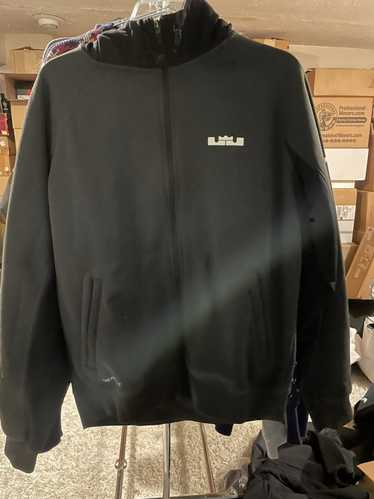 Nike NIKE LEBRON THERMAFIT ZIP UP HOODIE SIZE M