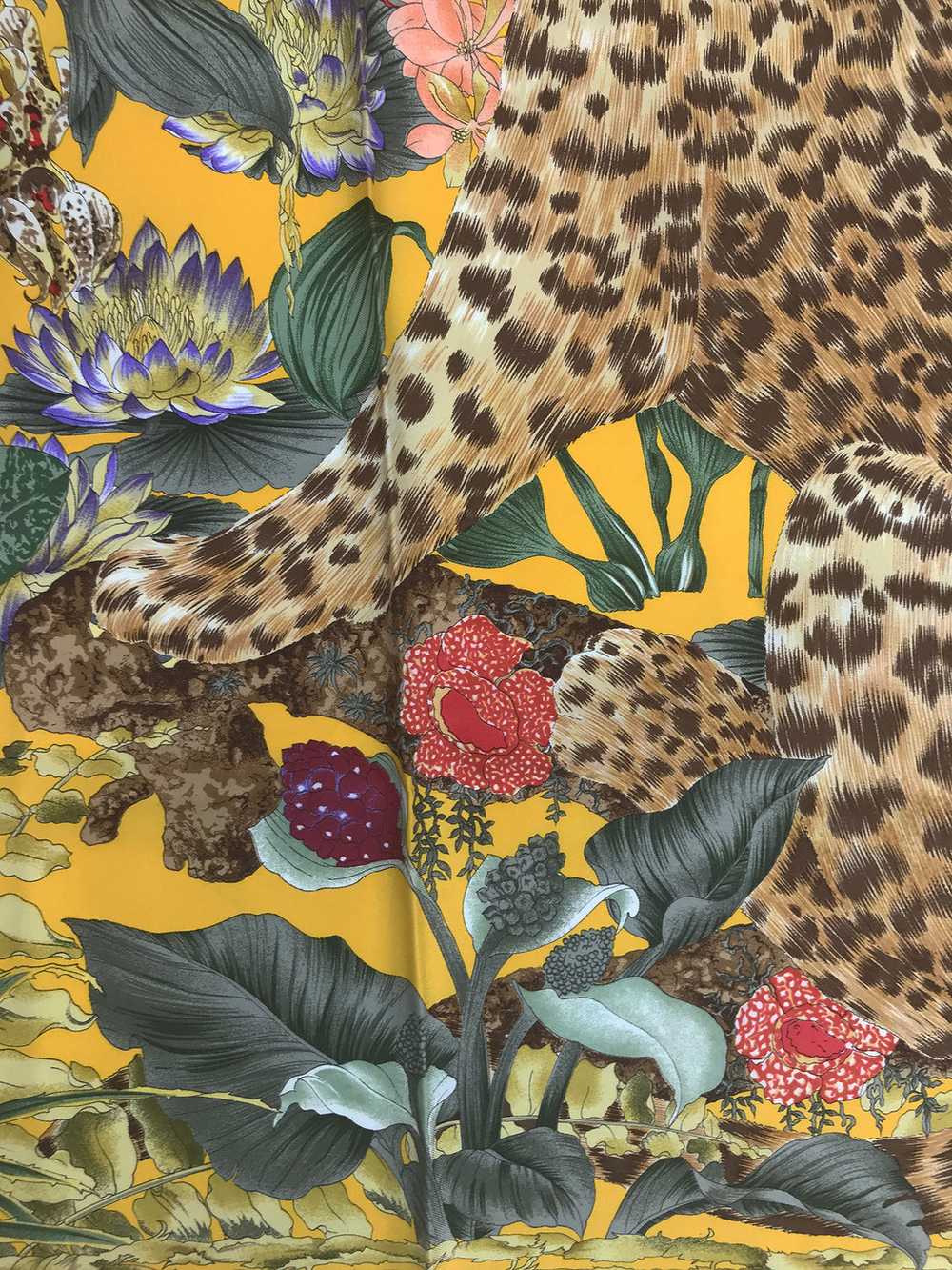 Gucci Orchid Jungle with Big Cats Silk Scarf 34" … - image 5