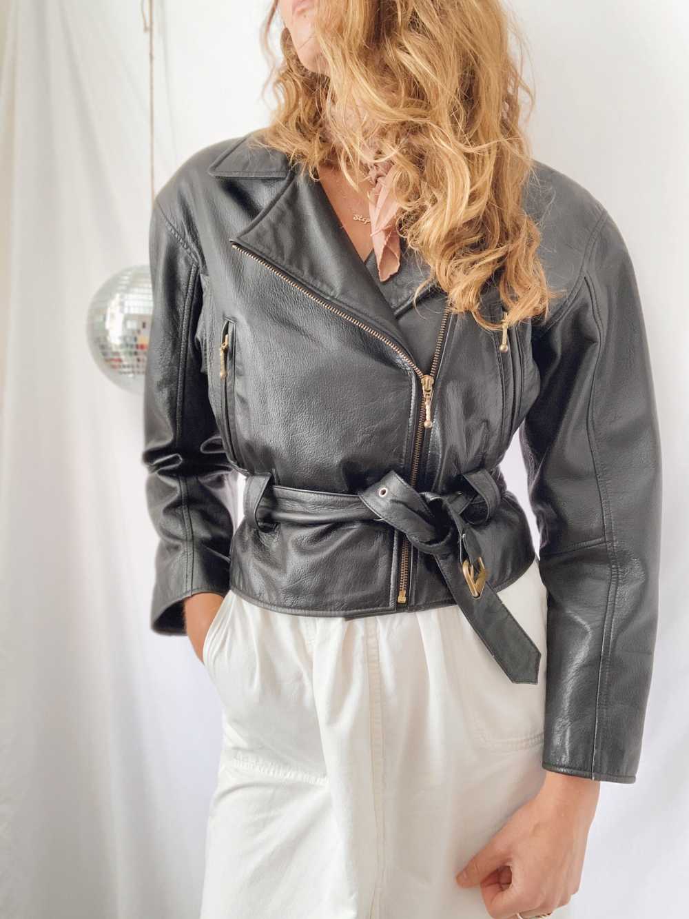90s Belted Leather Biker Jacket - image 2