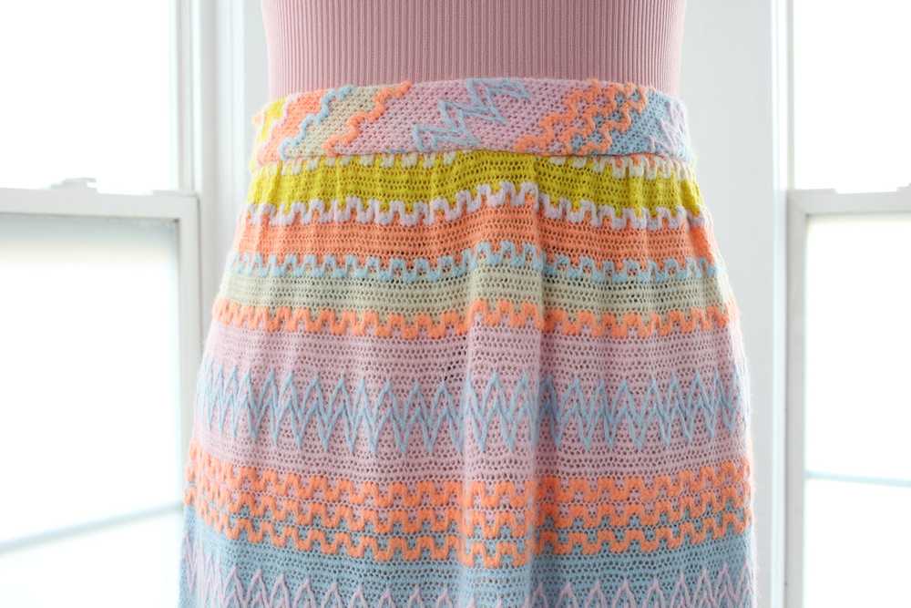 70s Psychedelic Knit Maxi Dress - image 7