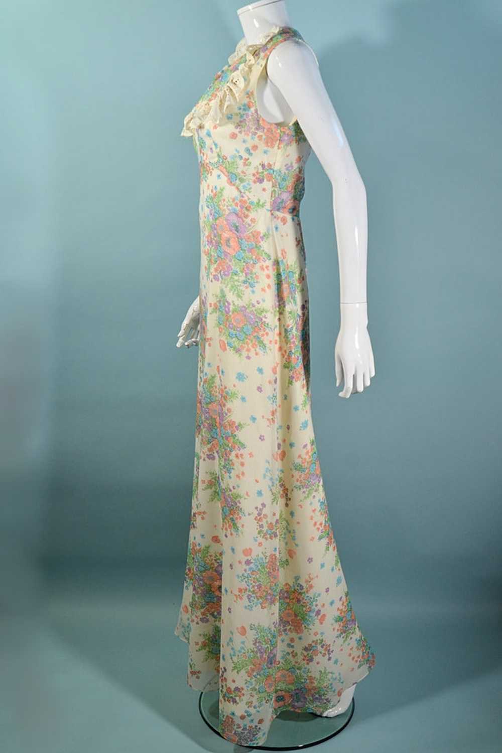 Vintage 60s/70s Floral Print Empire Waist Sleevel… - image 5