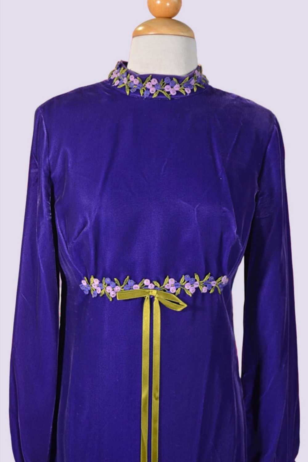 Vintage 60s Purple Velvet Long Sleeve Empire Wais… - image 3