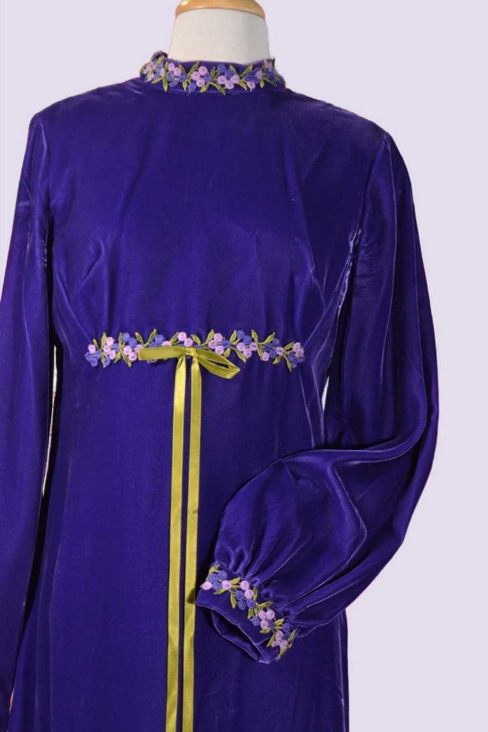 Vintage 60s Purple Velvet Long Sleeve Empire Wais… - image 4