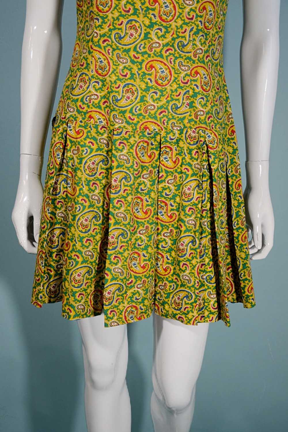 Vintage 1960s Mod Paisley Mini Dress Sleeveless P… - image 2