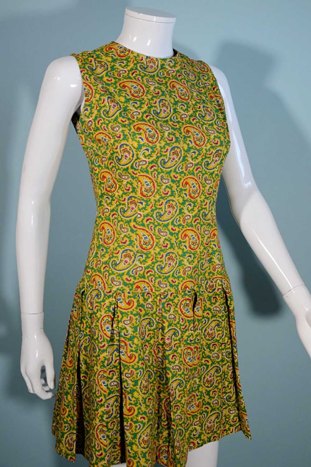 Vintage 1960s Mod Paisley Mini Dress Sleeveless P… - image 6