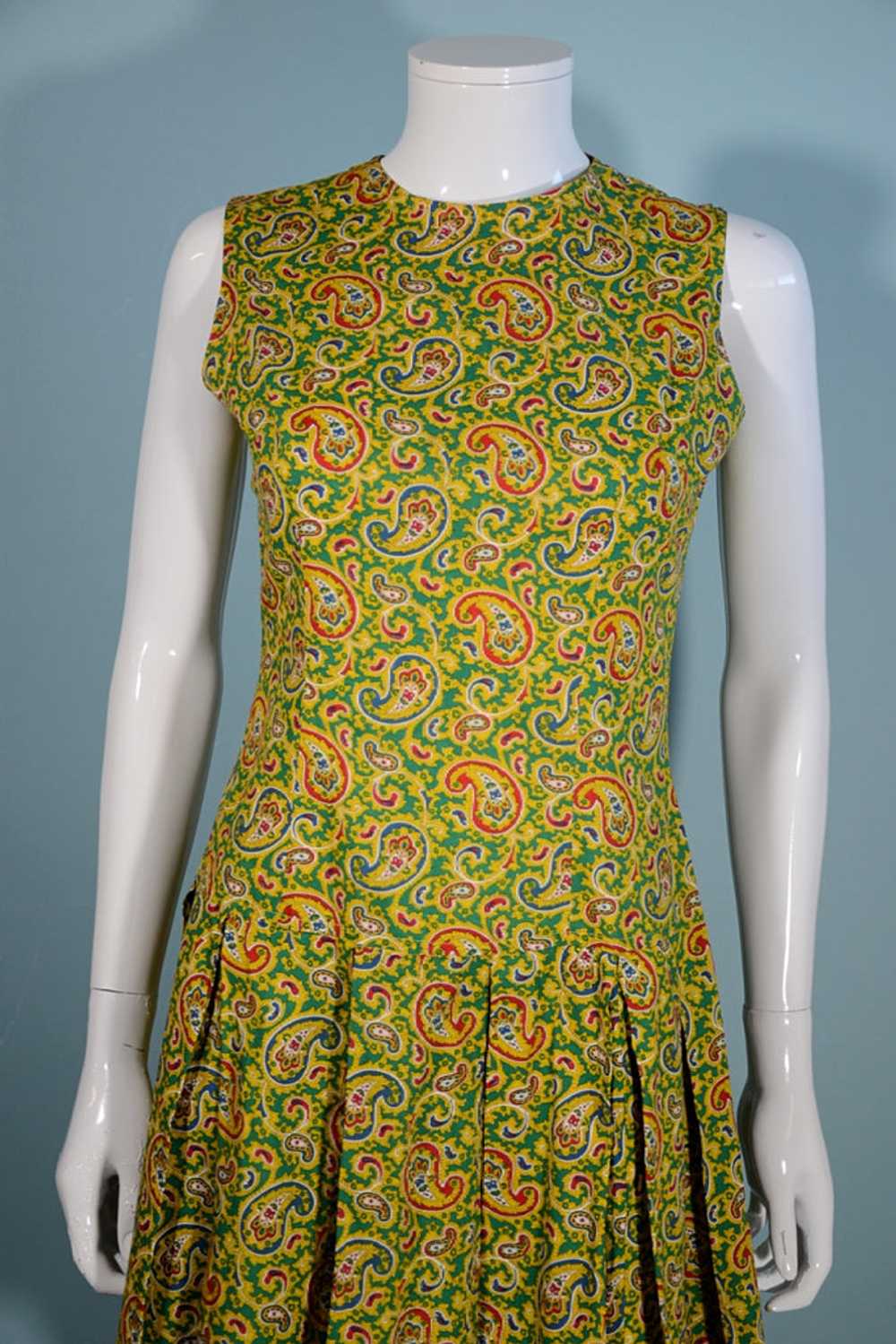 Vintage 1960s Mod Paisley Mini Dress Sleeveless P… - image 8